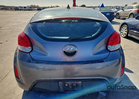 2016 Hyundai Veloster z USA, uszkodzony, nr VIN KMHTC6AD2GU272153